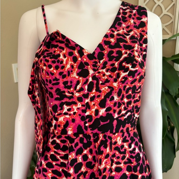 Pink Leopard Print Women's Top - Picture 2 of 8